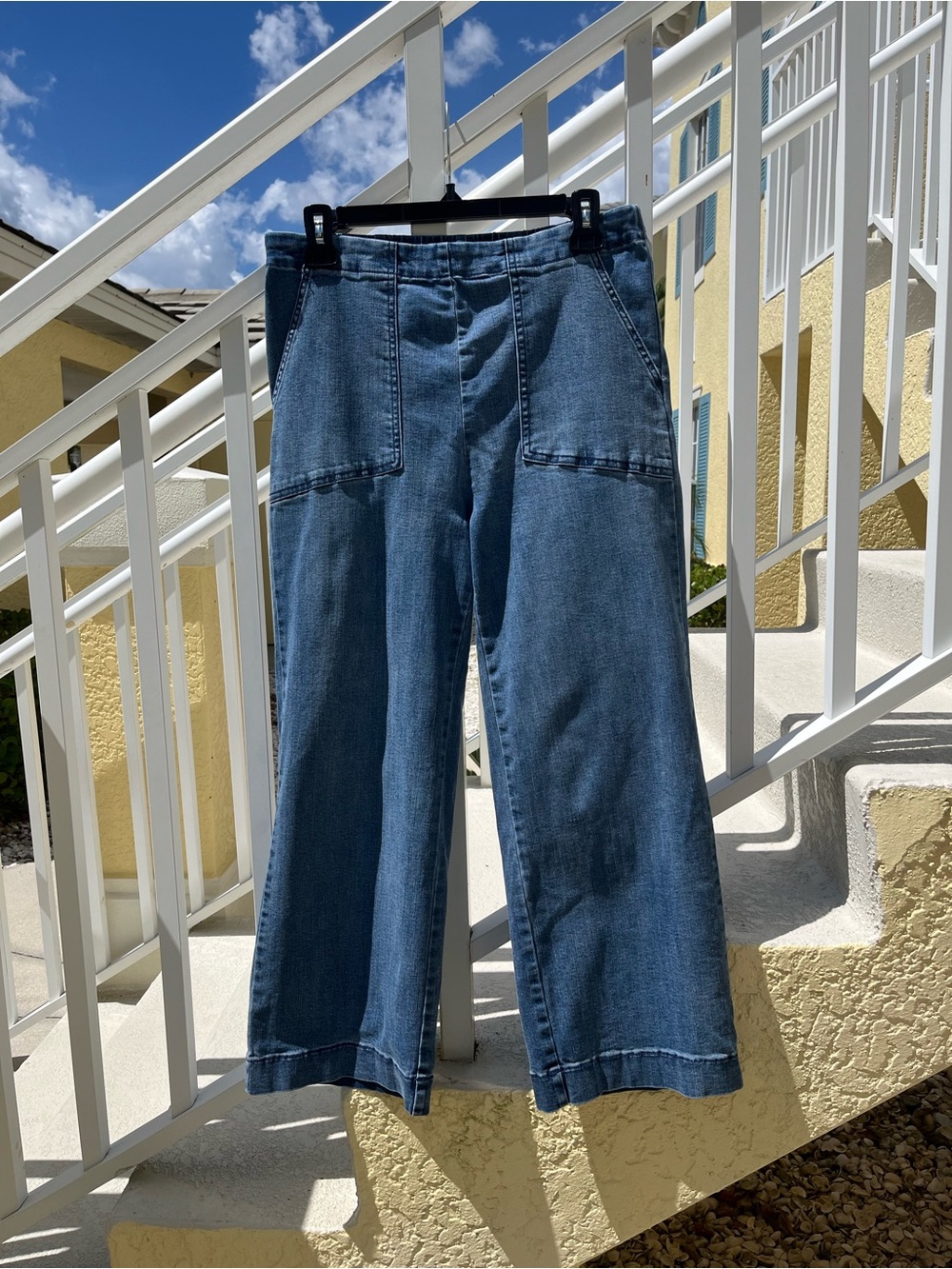 NIC+ZOE Denim Pants in Light-Medium Blue Wash
